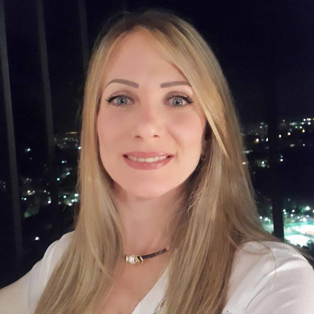 Meet your Posher, Julia